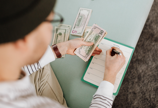 Reflecting on Financial Goals Image